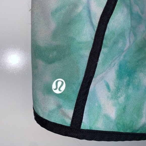LULULEMON Tracker Shorts with Liner Size 4 - Picture 6 of 8